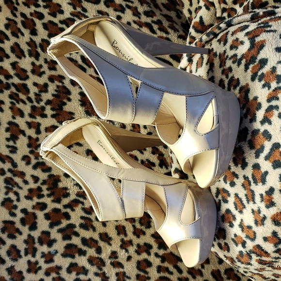 Shoes - Picture 2 of 4